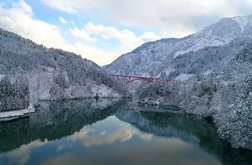 「死ぬまでに行きたい！世界の絶景」プロデューサー 詩歩さまによるドローン撮影の動画です。